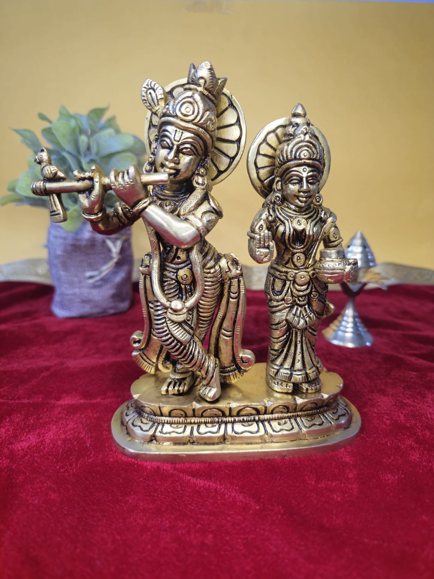 Divine Brass Radha Krishna Idol – Symbol of Eternal Love & Harmony